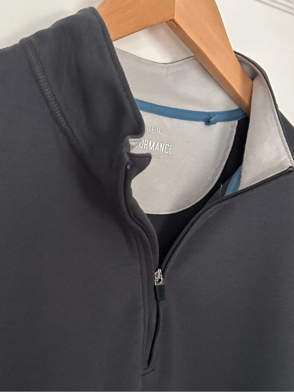 J.Crew Mens Size M Long Sleeve 1/4 Zip Performance Pullover